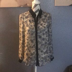 Lush flowery open scallop back